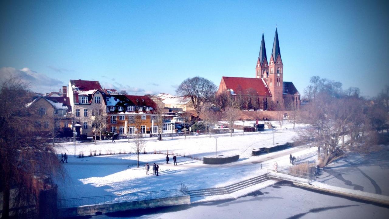 Altes Kasino Hotel Am See Neuruppin Exterior photo