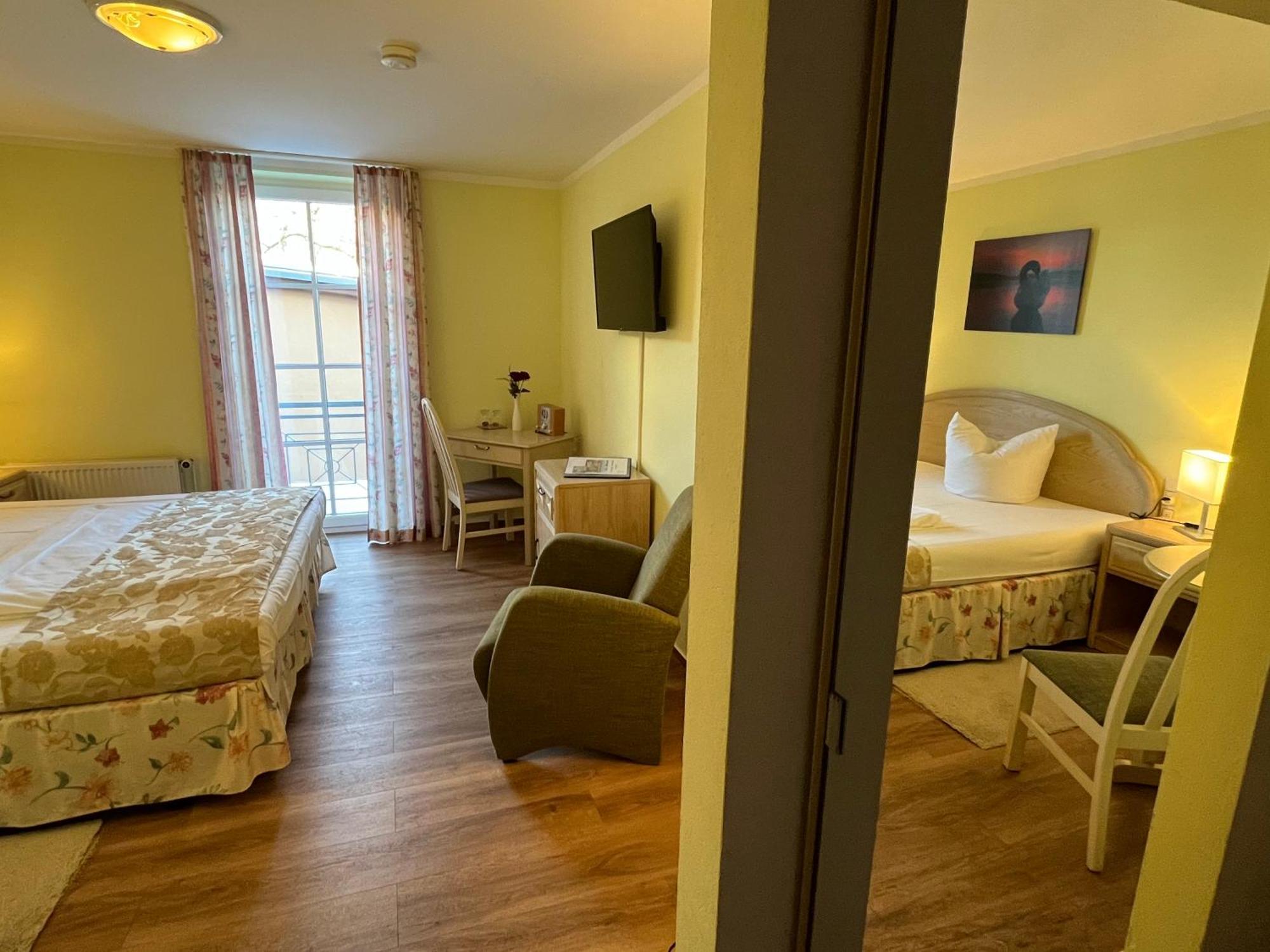 Altes Kasino Hotel Am See Neuruppin Exterior photo